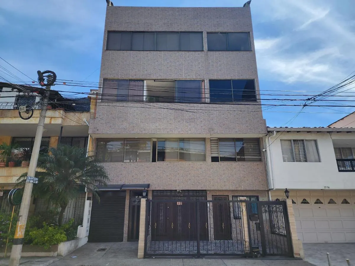 Alojamiento En El Corazon De Medellin Hab Privada B