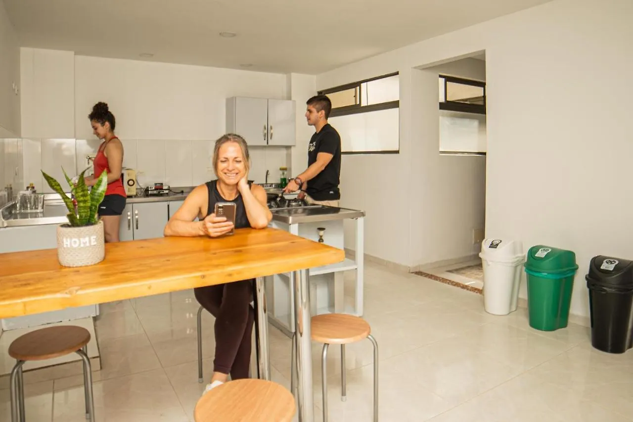 Alojamiento En El Corazon De Medellin Hab Privada B