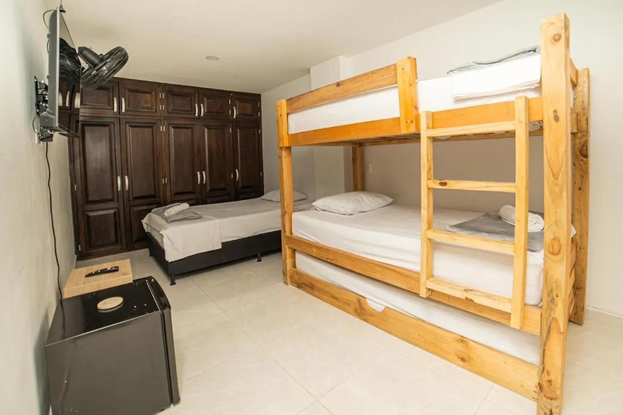 Alojamiento En El Corazon De Medellin Hab Privada B 0*,  Colombia