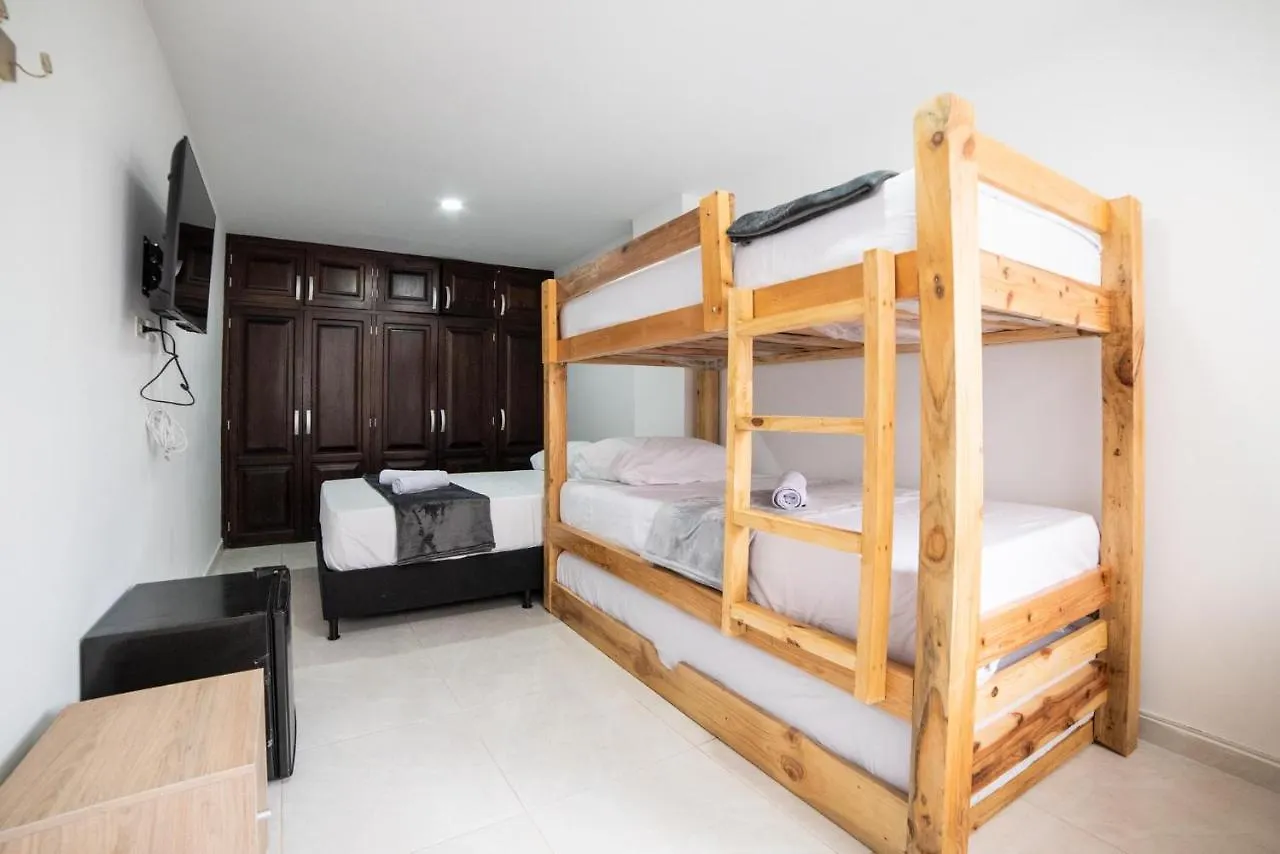 Alojamiento En El Corazon De Medellin Hab Privada B
